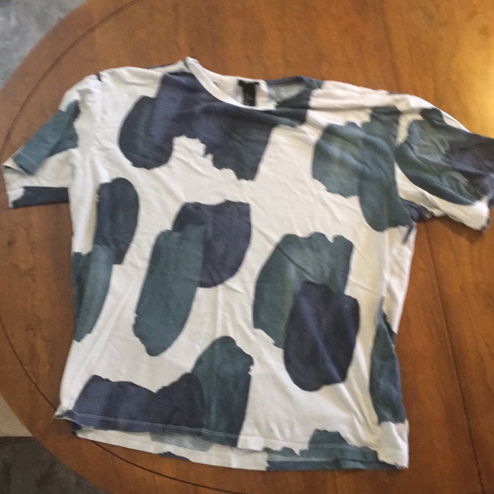 Men’s h and m medium tee